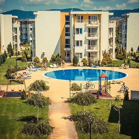 77 Солнечный берег